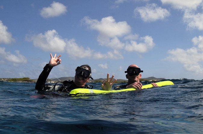 Aruba 2-Tank guided Dive for certified divers / own equipment - Small-group coaching with Alonzo and the rest of the crew