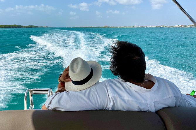 Aruba Element Private Boat Charter (L-Lounge) - Spanish Lagoon reef stop: calmer, close-range reef watching