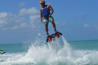 Aruba Flyboarding & Jetovator Experience: Fly Like a Bird & Dive Like a Dolphin - A short lesson that turns nerves into control