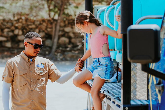 Aruba Natural Wonders Caves and Natural Pool Jeep Tour - Ayo Rock Formations: Boulders, Viewpoints, and Petroglyphs