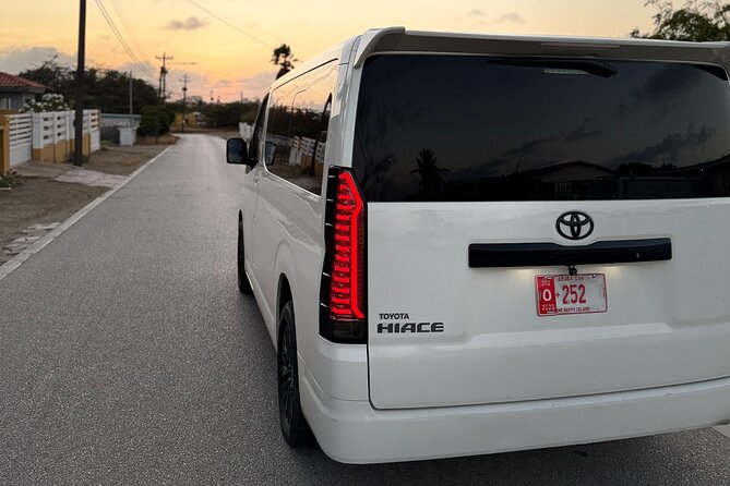 Aruba Private Airport Transfer one way - Door-to-Door Drops Across Aruba (Hotels, Resorts, and Oranjestad)