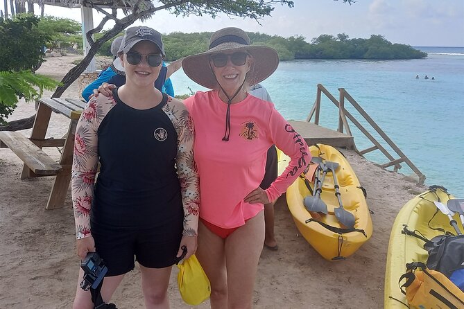 Private Aruba Kayak & Snorkeling Tour + Transortation - Stop 1: Mangel Halto Beach for Mangroves and a Clean Start