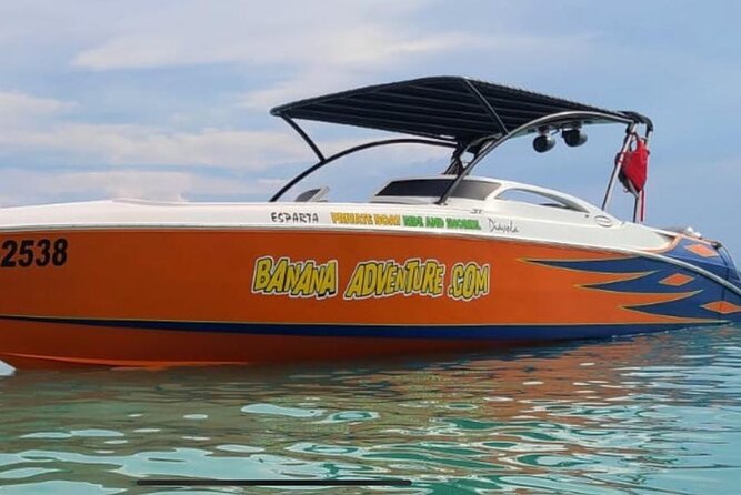 Private Custom Snorkeling and Cruising Experience in Aruba - A private motor yacht rhythm along Aruba’s coast
