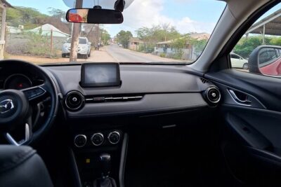 Private Pick Up or Drop Off in Aruba - The ride itself: AC, Wi‑Fi, water, and calm driving