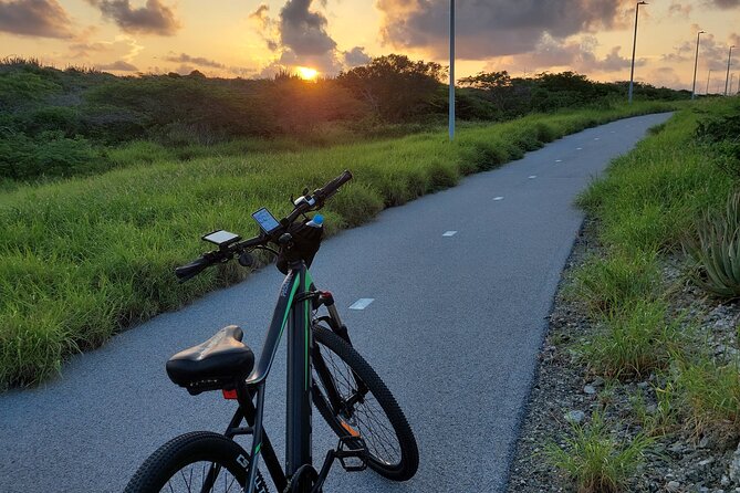 Private Spanish Lagoon EcoHeritage E-Bike Tour - Oranjestad architecture and plazas: a change of pace before the shoreline returns