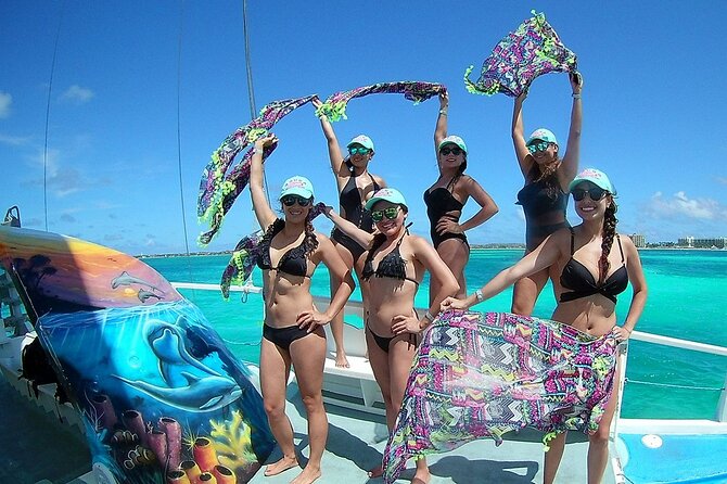 Private Sunset Catamaran Adventure Cruise with Open Bar - Sailing Aruba’s west coast with tropical drinks and music