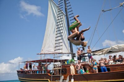 Set Sail in Aruba: Jolly Pirate Cruise with Snorkel Adventure - Getting to MooMba Beach at 9:00 am (and how to plan around it)