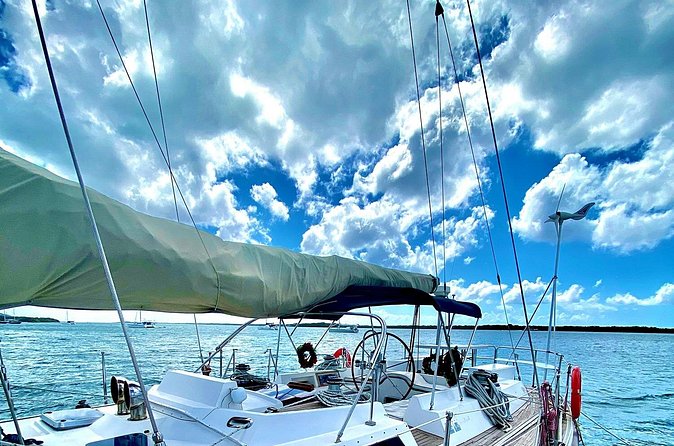 Tropical Dream Snorkel and Dinner Sail in Aruba - The crew experience: Captain Andre, Zongo, Rashid, Etian, and James